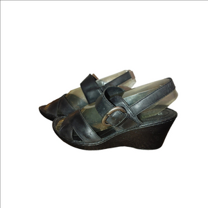 Born Wedge Sandals Size 9M